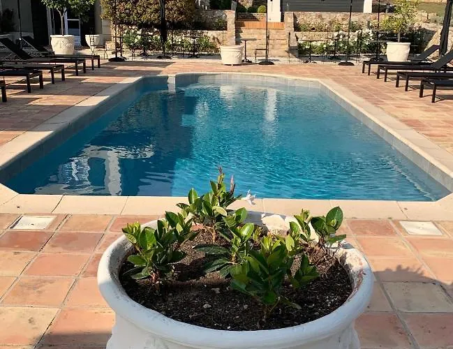 Bastide Sainte Anne Hotel *