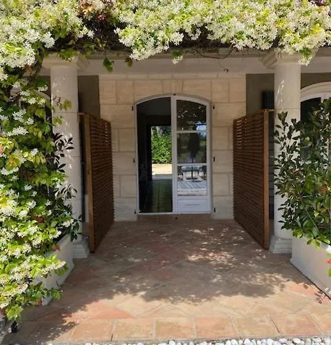 Bastide Sainte Anne Hotel *