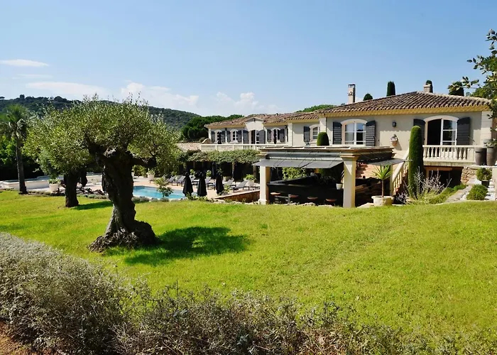 Bastide Sainte Anne Hotel *
